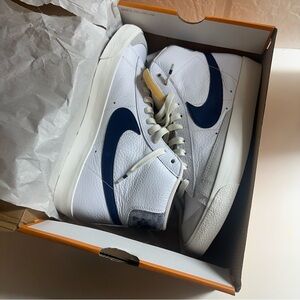 Nike Men's Blazer Mid ‘77 (White/Midnight Navy) Sneakers
